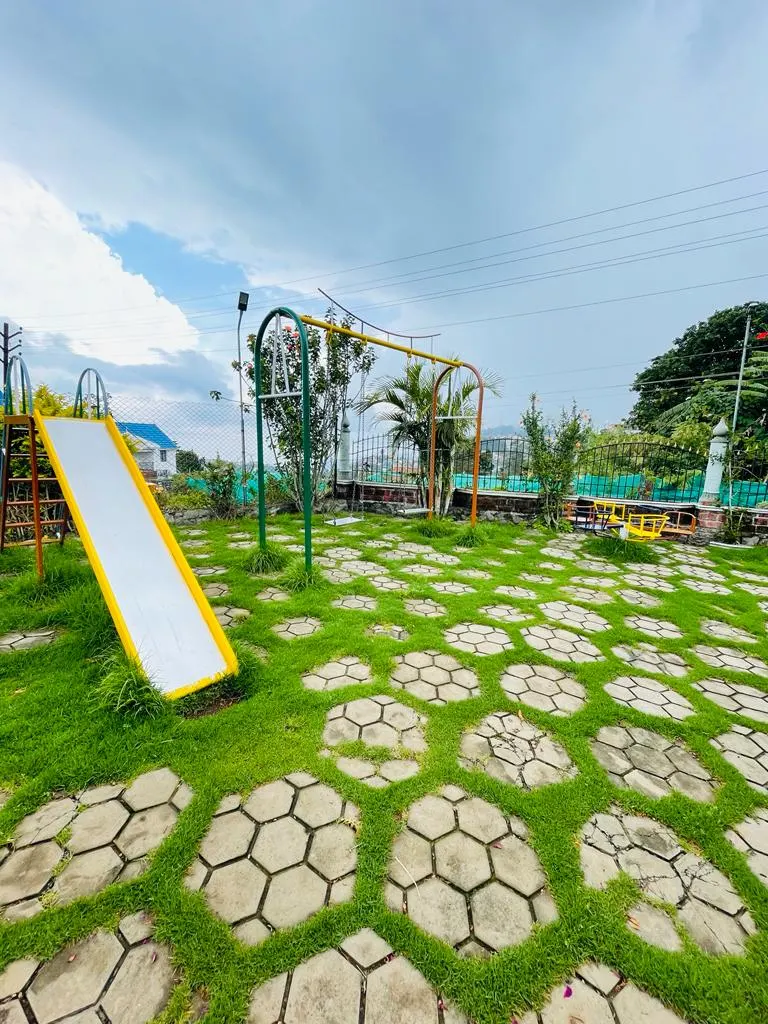 Lawn games at a group stay cottage in Kodaikanal